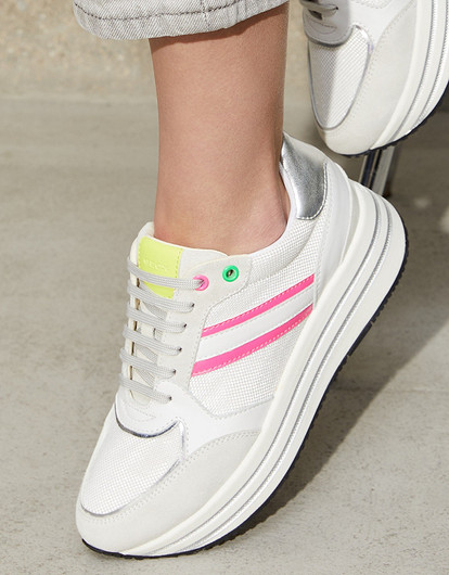 Весенний выход: стильные кроссовки 2022 от Geox