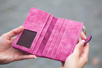 Рука помощи: как получить материальную поддержку от городских властей