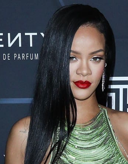 Рианна прокомментировала слухи о помолвке