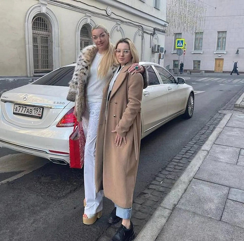 Анастасия Волочкова опубликовала редкое фото с дочерью