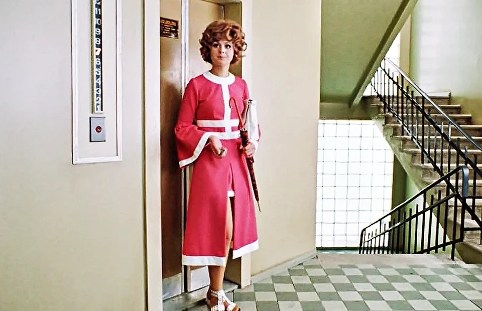 Топ-10 платьев из советского кино, о которых мечтала каждая женщина в СССР