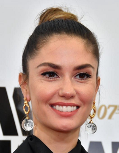 «Срочно обнимайте бывших мужей»: Агата Муцениеце сделала признание