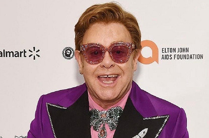 Элтону Джону — 75: 18 интересных фактов о певце, рыцаре, харизматике и коллекционере очков
