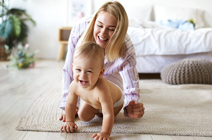 Как научить ребенка ползать: советы и рекомендации от педиатра