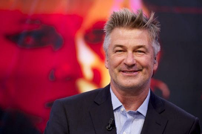 Алек Болдуин возвращается к работе в кино после трагедии на съемках «Ржавчины»