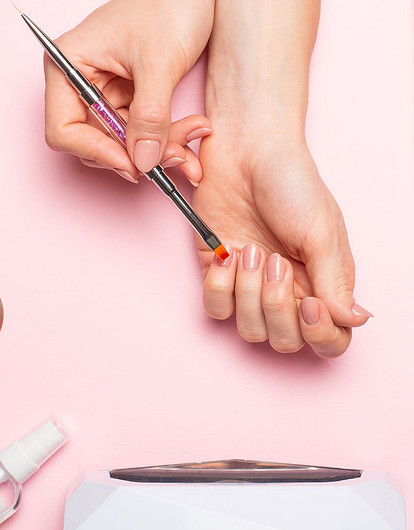Ручная работа: как делать маникюр дома не хуже, чем в салоне