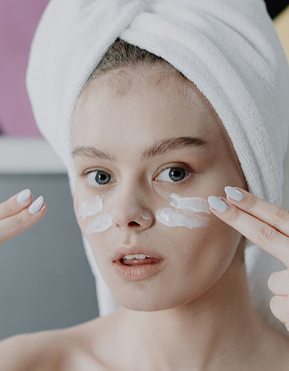 Дома лучше: можно ли заменить походы к косметологу кремами и сыворотками