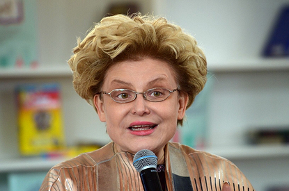 Елена Малышева временно закрыла программу «Жить здорово»