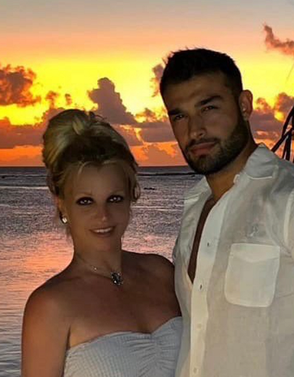 «Хочу создать с тобой семью»: Бритни Спирс написала трогательное послание своему жениху