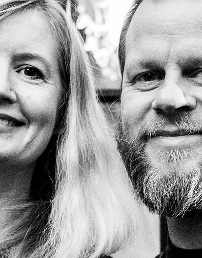 20 лет свадьбы: как называется и что подарить на годовщину