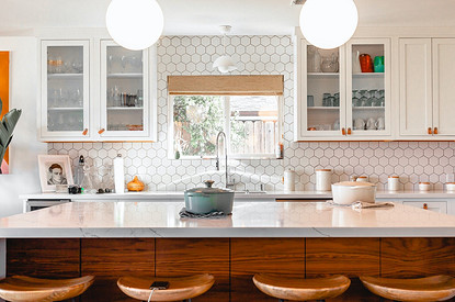 Как сочетать цвета в интерьере кухни: советы и правила (50 фото)