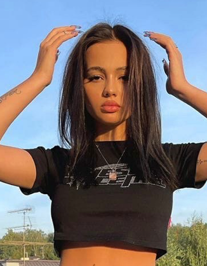 Валю Карнавал заподозрили в романе с популярным блогером