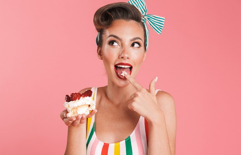 Как есть сладкое, чтобы не навредить зубам (4 правила от стоматолога)