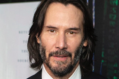 Киану Ривз спровоцировал слухи о помолвке со своей избранницей