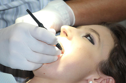 Ковид не дремлет: как не заразиться коронавирусом при лечении зубов