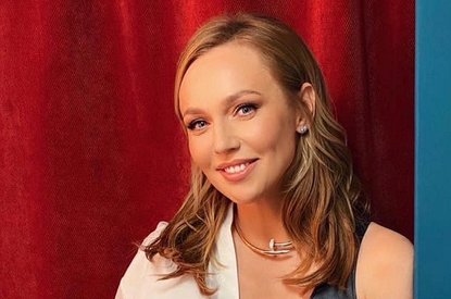 Альбина Джанабаева впервые показала лицо дочки