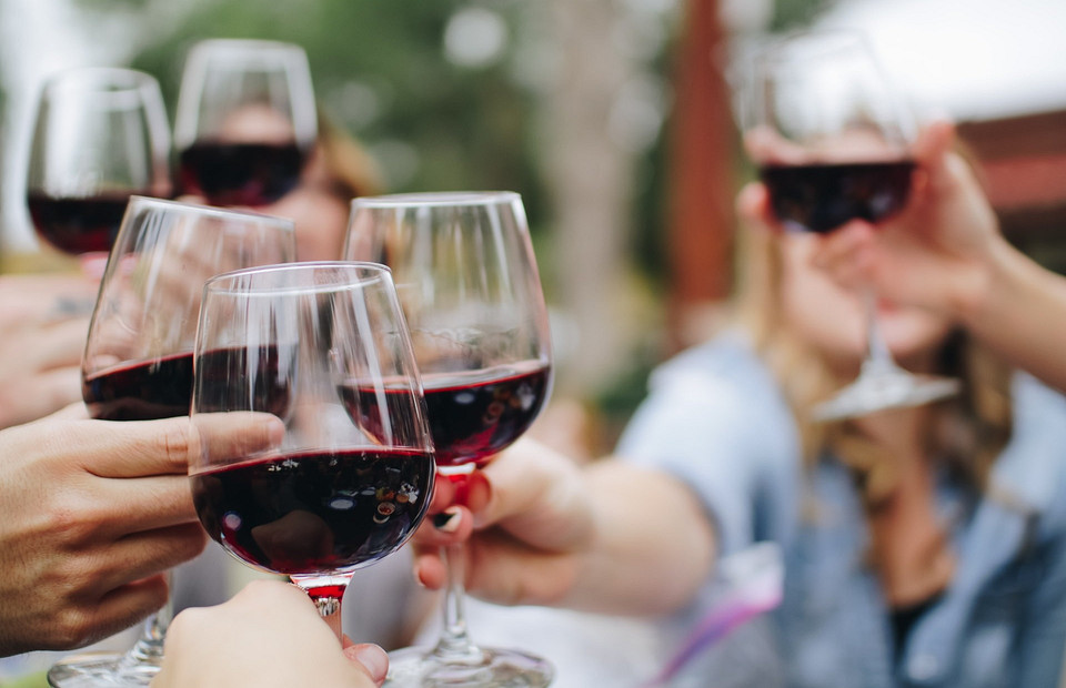 Напьемся своим: 9 лучших вин российского производства