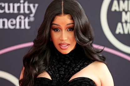 Карди Би впервые показала своего сына и раскрыла его имя