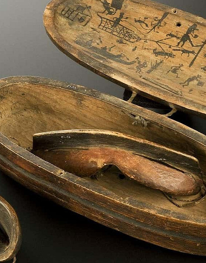 Очки из кварца и лифчик из китового уса: как выглядела наша привычная одежда, когда только появилась