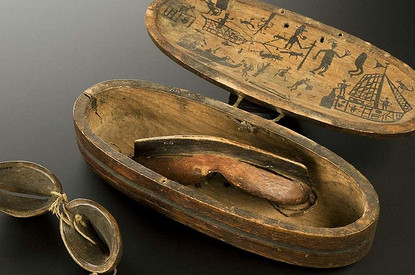 Очки из кварца и лифчик из китового уса: как выглядела наша привычная одежда, когда только появилась