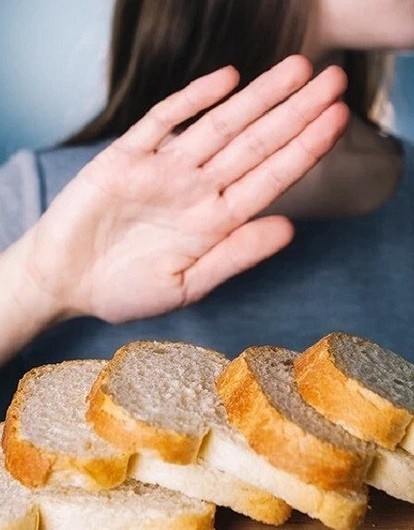 Боль в животе, сыпь и насморк: как проявляется аллергия на глютен