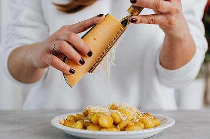 Не камамбером единым: 4 идеи, чем заменить дорогие импортные сыры в рецептах