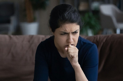 Чем лечить сухой кашель у взрослого: выясняем главные причины и основные методы избавления