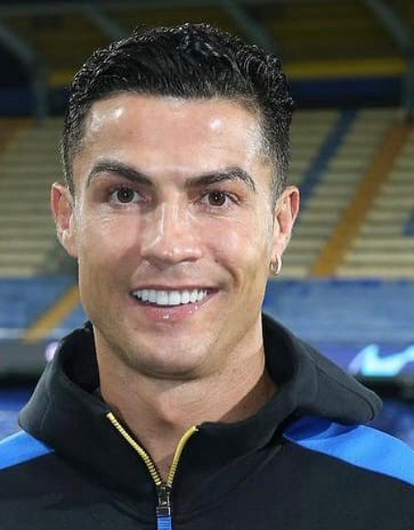 Криштиану Роналду опубликовал первый снимок новорожденной дочки