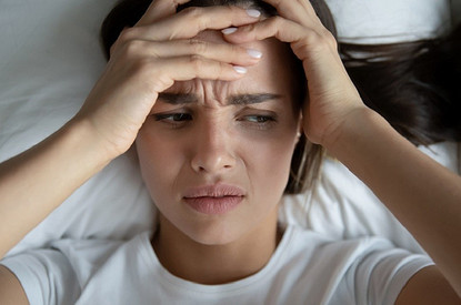 Вот-вот лопнет: что делать, если сильно болит голова