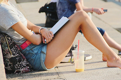 К сезону мини готова: как сделать ноги стройными с помощью питания, упражнений и полезных привычек