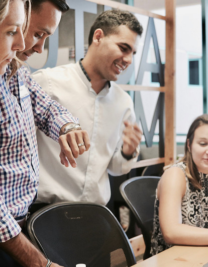 Тельцов ожидает напряженный период, а Козерогов — повышение: гороскоп карьеры на май для всех знаков зодиака