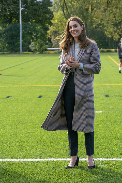 Вдохновение по-английски: 10 самых стильных пальто Кейт Миддлтон