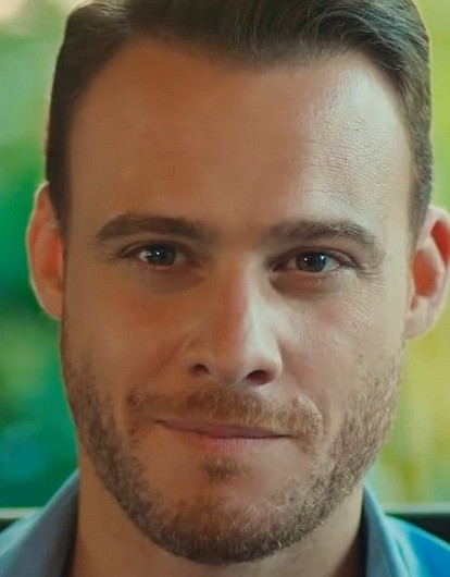 Керем Бюрсин: 20 интересных фактов о звезде турецкого сериала «Постучись в мою дверь»