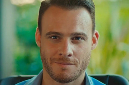 Керем Бюрсин: 20 интересных фактов о звезде турецкого сериала «Постучись в мою дверь»