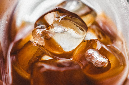 Полысевшие брови и желание грызть лед: о чем говорят странные сигналы твоего организма