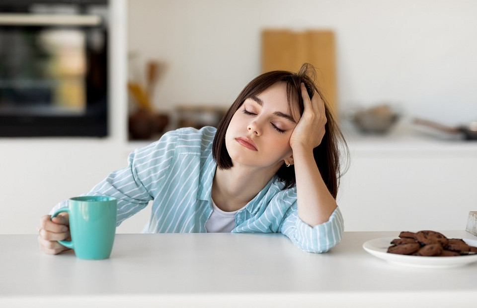 Не только усталость: 3 опасные причины постоянной сонливости