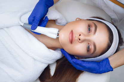 Работа над ошибками: как избавиться от филлеров, ботокса и других неудачных экспериментов с лицом