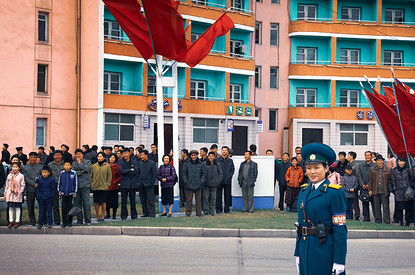 Как живут в Северной Корее: 10 интересных фактов (видео)