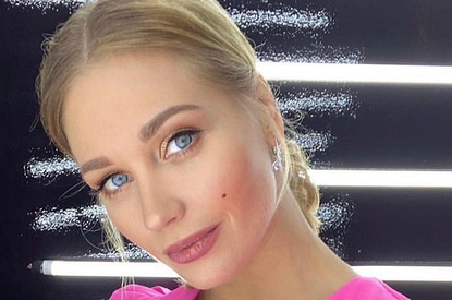 «Невероятно счастливый день»: Кристина Асмус опубликовала фото с дочерью