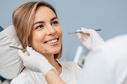 Как распознать мошенников в стоматологии: 7 верных признаков