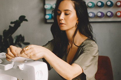 Фэшн-библиотекарь и конфекционер: 5 профессий в модной сфере, о которых ты не знала