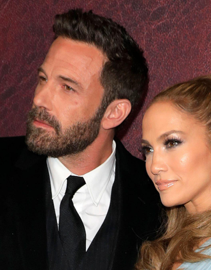 Дженнифер Лопес отправилась на свидание с Аффлеком и мамой