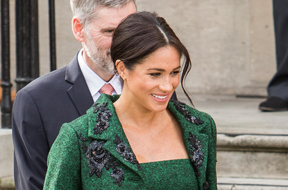 Ультракороткие шорты и джинсовая рубашка: новый выход Меган Маркл