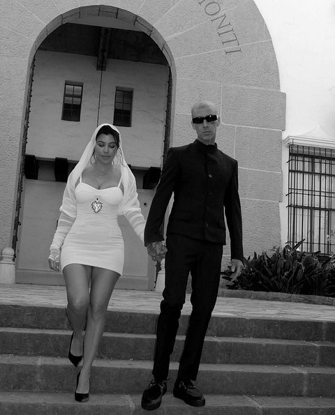 Кортни Кардашьян впервые вышла замуж (фото)