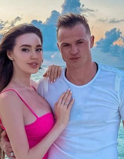 «Страшно»: Анастасия Костенко забрала детей и уехала от Тарасова