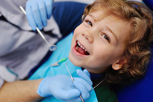 Молочные зубки: как предотвратить появление кариеса у детей