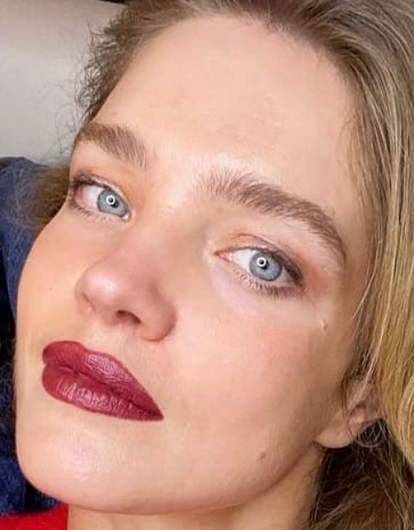 Наталья Водянова появилась в роскошном образе на гала-вечере в Каннах