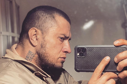 Павел Прилучный показал обручальное кольцо на фоне слухов о тайной свадьбе