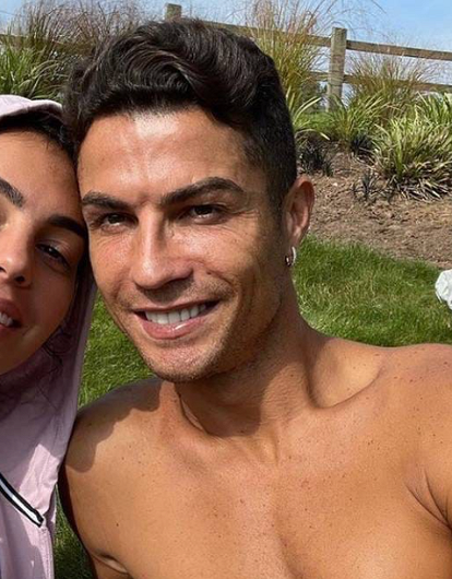 Избранница Криштиану Роналду впервые вышла в свет после смерти сына