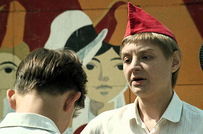 «Хочу к маме»: что делать, если ребенок просит забрать его из лагеря